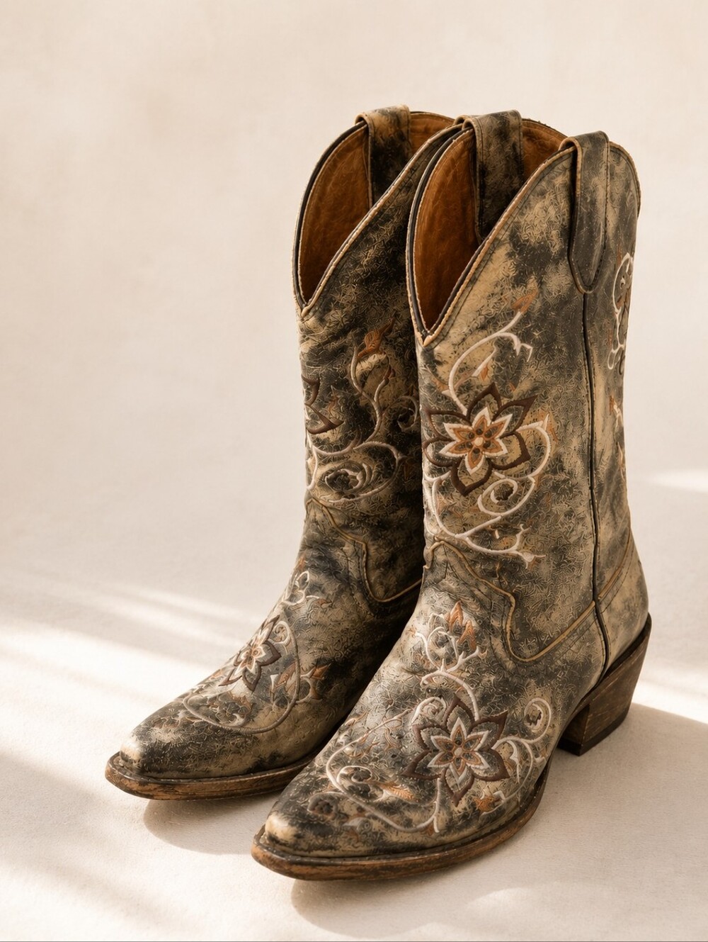 Rocky HandHewn Western Cowgirl Boots 8.5 Distressed Leather Floral Embroidered